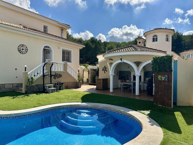 Spektakuläre 5-Schlafzimmer-Villa