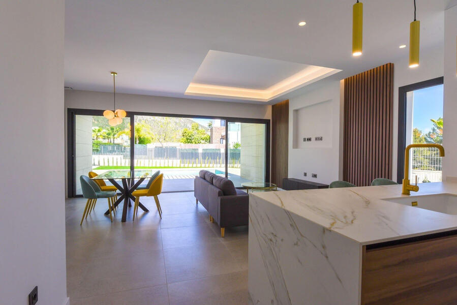 Moderne Stilvolle Villa