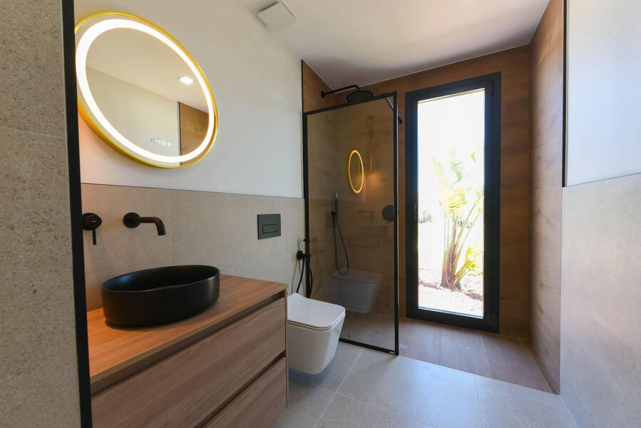 Moderne Stilvolle Villa